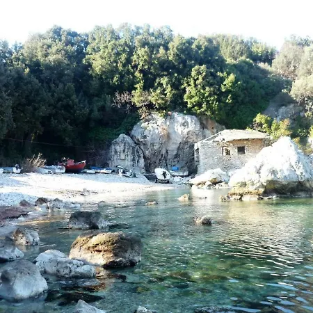 Chara & Апартаменты Agios Ioannis (Thessaly)